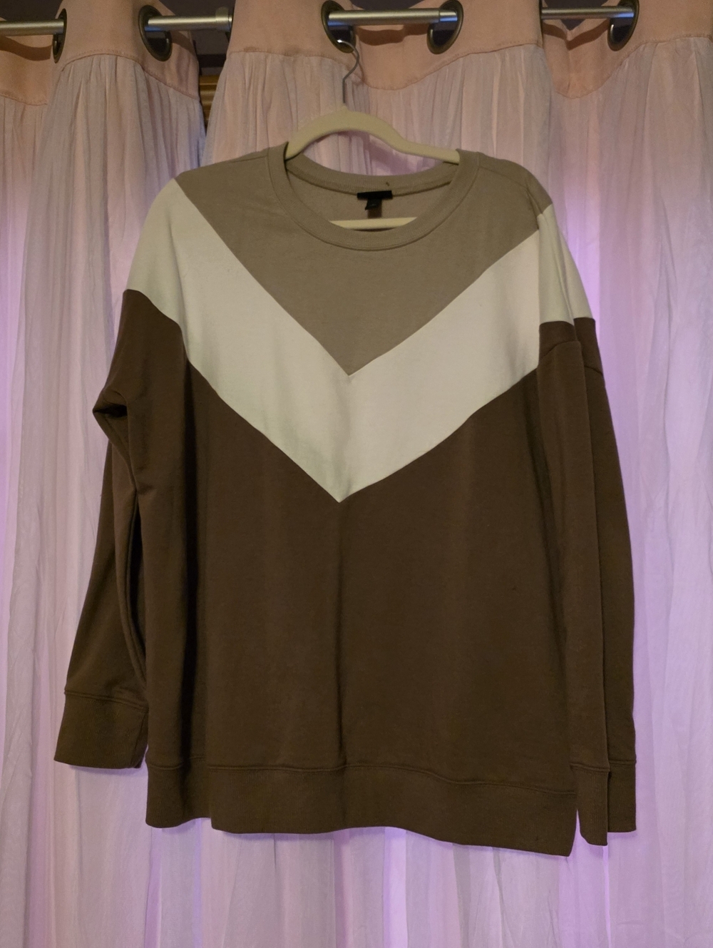 torrid 0 Brown and Cream Chevron Crewneck